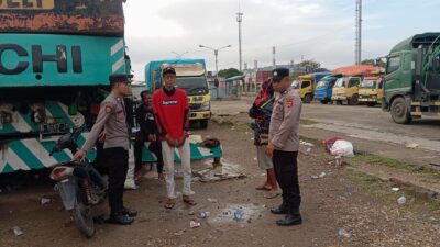 Polsek Kawasan Pelabuhan Laut Bima Laksanakan Patroli Rutin, Imbau ABK dan Buruh Jaga Kamtibmas