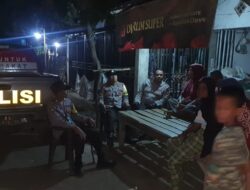 Jaga Harkamtibmas, Polsek Ambalawi Sambangi Warga Hingga Pemuda Saat Patroli Malam