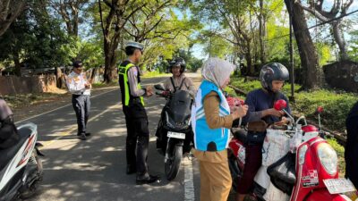 Tingkatkan Kepatuhan Pengguna Jalan, Polres Sumbawa Gelar Operasi Gabungan Tertib Berlalu Lintas