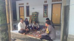 Bhabinkamtibmas Desa Tanak Rarang Intensifkan Sambang dan DDS, Jaga Kamtibmas Tetap Kondusif