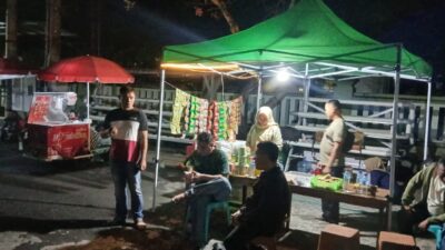Nobar Bola Gembira TVRI di Makodim Mataram, Hadirkan Kebersamaan dan Berkah Ekonomi bagi UMKM