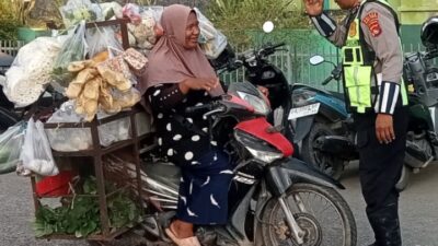 Unit Lantas Polsek Rasanae Barat Berikan Imbauan Keselamatan Berlalu Lintas kepada Pengguna Jalan