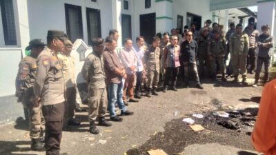 Polsek Rasanae Timur Amankan Aksi Unjuk Rasa BEM UNMBO di Kantor DPRD Kota Bima