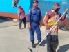 Polisi Penolong Hadir di Pesisir, Sat Polairud Polres Dompu Bantu Warga dan Amankan Aktivitas Pelabuhan