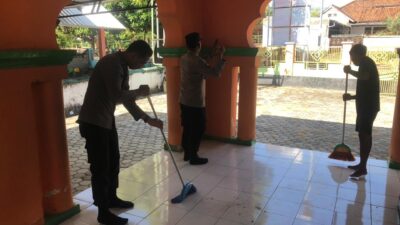 Sambut Hari Bhayangkara ke-80, Polsek Rhee Gelar Bakti Religi di Masjid Nurul Yaqin