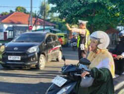 SATLANTAS POLRES DOMPU GELAR STRONG POINT PAGI, WUJUDKAN KAMSELTIBCAR LANTAS DAN BERIKAN PELAYANAN PRIMA KEPADA MASYARAKAT