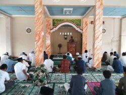 Kanit Binpolmas Polres Dompu Jadi Khotib dan Imam Sholat Jumat, Wujudkan Kedekatan Polri dengan Masyarakat Melalui Pendekatan Keagamaan