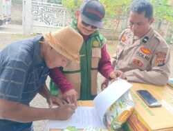 Polsek Gerung Kawal Penyaluran Bantuan Benih Jagung di Desa Beleka