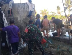 Kebakaran Diduga Akibat Korsleting, Babinsa Dampingi Penanganan Warga