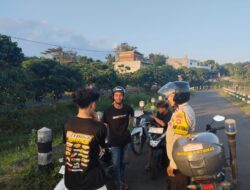 Bhabinkamtibmas Desa Pandan Duri Gelar Patroli Sore di Bendungan untuk Antisipasi Balap Liar dan Tindak Kriminal