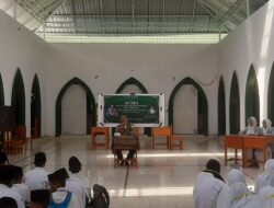 Bhabinkamtibmas Desa Anjani Berikan Penyuluhan Pencegahan Bullying kepada Santri Baru MAPK Syaikh Zainuddin NW Anjani
