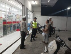 Patroli Objek Vital, Polsek Kopang Tingkatkan Pengamanan di Alfamart Desa Semparu
