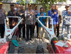 Polres Lombok Timur Serahkan Tiga Traktor Roda Dua untuk Kelompok Tani, Perkuat Ketahanan Pangan Nasional