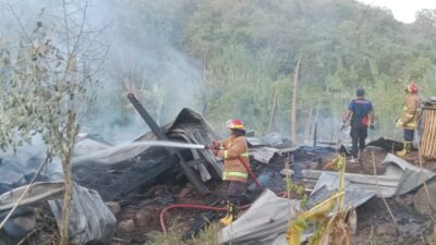 Dua Unit Rumah di Bage Bungkur Ludes Terbakar, Kerugian Ditaksir Capai Rp100 Juta