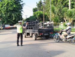 SAT LANTAS POLRES DOMPU GELAR RAWAN PAGI DAN STRONG POINT, HADIRKAN PELAYANAN PRIMA DEMI KELANCARAN ARUS LALU LINTAS