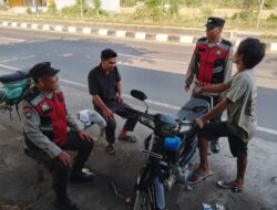 Patroli Dialogis dan Rawan Sore Polsek Bayan di Pelabuhan Carik, Imbau Waspada 3C dan Cuaca Buruk
