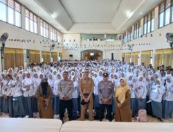 Isi Kegiatan MPLS, Sat Binmas Polres Bima Kota Tanamkan Kesadaran Hukum kepada Siswa