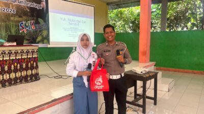 Satlantas Polres Lombok Barat Edukasi Safety Riding di SMKN 2 Kuripan, Tekan Angka Kecelakaan Pelajar