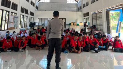 “Program Police go to school” Cerdaskan Anak Bangsa dan Cegah Pelajar Terpapar Bahaya Laten Napza, Polsek Bolo Sambangi SMAN I Bolo
