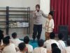 SAT BINMAS POLRES DOMPU BERIKAN PENYULUHAN BAHAYA NARKOBA DAN KENAKALAN REMAJA DI SMP IT IMAM BUKHARI