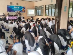 Polres Lombok Barat Gelar Police Goes To School, Edukasi Tertib Berlalu Lintas bagi Siswa Baru