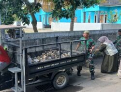 Aksi Babinsa dan Warga Pulihkan Aliran Irigasi Banyumulek