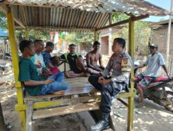 BHABINKAMTIBMAS POLSEK HU’U PERERAT KEMITRAAN DENGAN WARGA MELALUI SAMBANG DAN SILATURAHMI, AJAK MASYARAKAT JAGA KAMTIBMAS DAN TOLAK NARKOBA