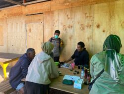 Bhabinkamtibmas Desa Belo Dampingi Pengambilan Sampel Darah Warga, Wujud Sinergi Polri Dukung Kesehatan Masyarakat