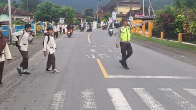 Polri Hadir Berikan Pelayanan Melalui Kegiatan Rawan Pagi