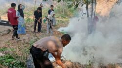 Polres Bima Kota Laksanakan Program Indonesia Asri, Gotong Royong Bersihkan Tempat Pemakaman Umum di Kelurahan Ule