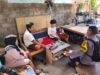 Bhabinkamtibmas Desa Padamara Laksanakan Door to Door System, Edukasi Warga tentang Kamtibmas dan Pelayanan Kepolisian