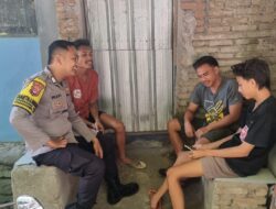 Bhabinkamtibmas Desa Anggaraksa Sambangi Remaja, Ajak Bersama Jaga Kamtibmas