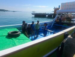 Sat Polairud Polres Bima Kota Patroli Dialogis di Pelabuhan Sape, Ingatkan Nelayan Utamakan Keselamatan Berlayar