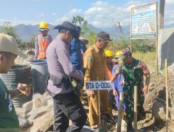 Hadiri Peletakan Batu Pertama Pembayaran Dam Sampalu, Bhabinkamtibmas Polsek Madapangga Imbau Warga Jaga dan Sukseskan Program Irigasi