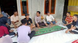 Jumat Curhat, Bhabinkamtibmas Kelurahan Sadia Ajak Warga Perangi Miras dan Narkoba Demi Kamtibmas Kondusif