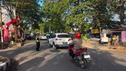 Sat Lantas Polres Dompu Gelar Strong Point Pagi, Ciptakan Kamseltibcarlantas dan Berikan Rasa Aman kepada Masyarakat