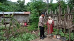 Bhabinkamtibmas Desa Dorebara Pantau Budidaya Sayuran di Pekarangan Warga, Dukung Program Pemerintah