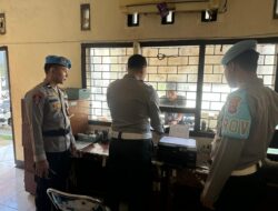 Tingkatkan Pelayanan Publik, Si Propam Polres Sumbawa Barat Gelar Pengawasan Terpadu di Layanan SIM dan Samsat