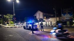 Antisipasi Balap Liar dan Laka Lantas, Sat Lantas Polres Sumbawa Intensifkan Patroli Blue Light di Simpang Samota