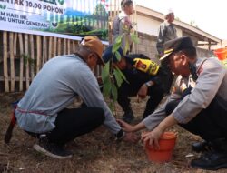 Polres Dompu Tanam Pohon Serentak Dukung Gerakan Indonesia Asri