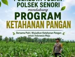 Anggota Bhabinkamtibmas Polsek Senori Polresta Tuban Memantau Kondisi Tanaman Jagung Warga Desa Wanglukulon Mendukung Program Ketahanan Pangan Nasional