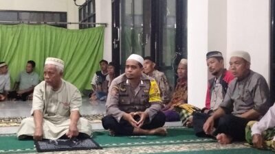 Teladani Akhlak Rasulullah Dalam Melayani Masyarakat, Polsubsektor Daru Hadiri Maulid Nabi Muhammad SAW di Masjid Jami Al-Ihsan