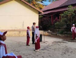 Kanit Binmas Polsek Wawo Jadi Pembina Upacara di SDN Kawae, Berikan Edukasi kepada Siswa
