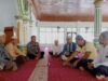 Bhabinkamtibmas Polsek Madapangga Sholat Dzuhur Bersama Warga Binaan dan Sampaikan Himbauan Kamtibmas