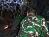 Babinsa dan Warga Berjibaku Jinakkan Api Bukit Tangkok Koe