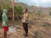 Bhabinkamtibmas Desa Rababaka Sambangi Petani Bawang, Ingatkan Pentingnya Perawatan Tanaman untuk Cegah Gagal Panen