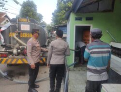 Polres Dompu Salurkan Bantuan Air Bersih kepada Warga Terdampak Kemarau di Simpasai