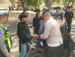 Operasi Kendaraan, Satlantas Polres Bima Kabupaten, Amankan Dua Pemotor Yang Membawa Narkoba dan Puluhan Senjata Tajam Jenis Panah