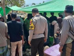 Polisi Peduli, Wujud Empati Bhabinkamtibmas Polsek Soromandi Laksanakan Sambang Duka