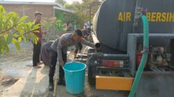 Atasi Krisis Air Bersih, Sat Samapta Polres Sumbawa Bersama BPBD Salurkan Bantuan untuk Warga Moyo Utara dan Moyo Hulu